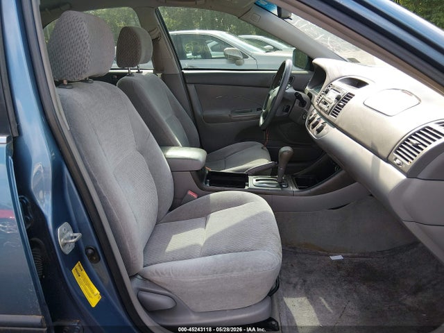 Toyota Camry Le V6