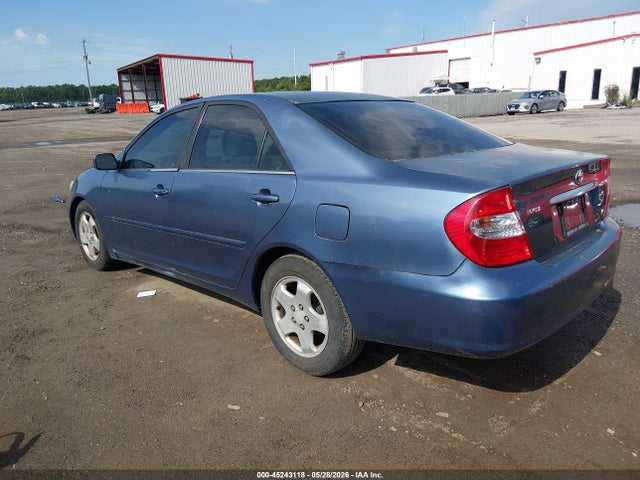 Toyota Camry Le V6