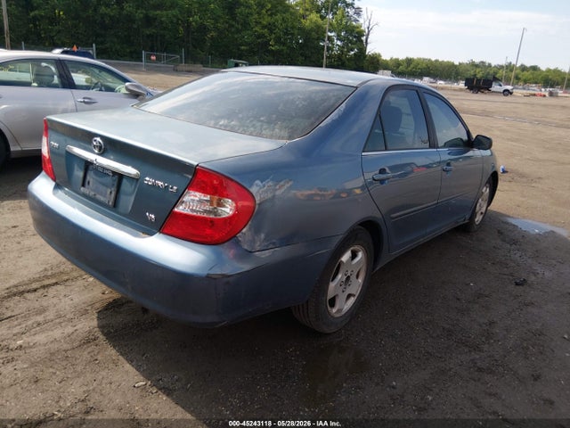 Toyota Camry Le V6