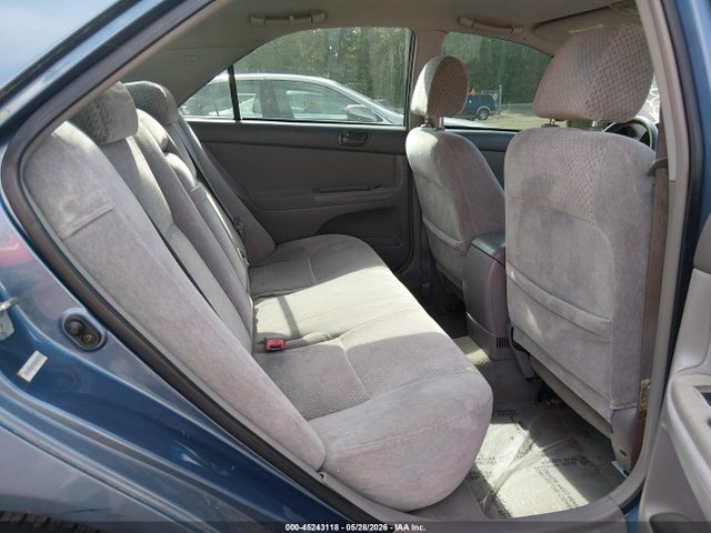 Toyota Camry Le V6
