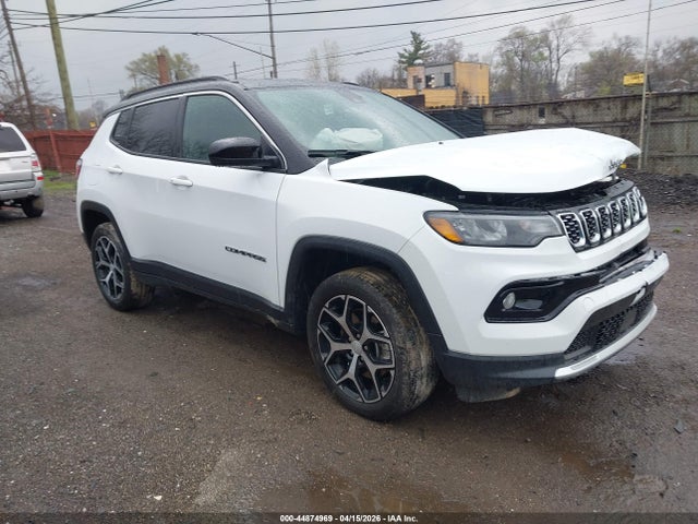 Salvage Jeep Compass Image