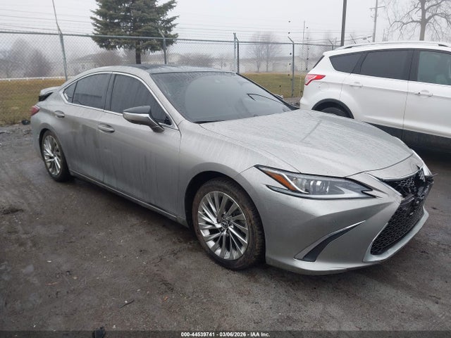 Salvage Lexus Es Image