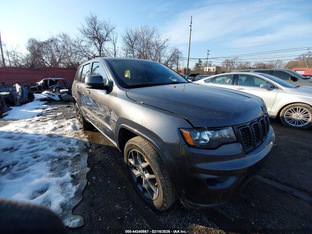 Salvage Jeep Grand Cherokee Image