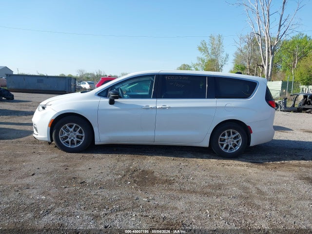Chrysler Pacifica Select