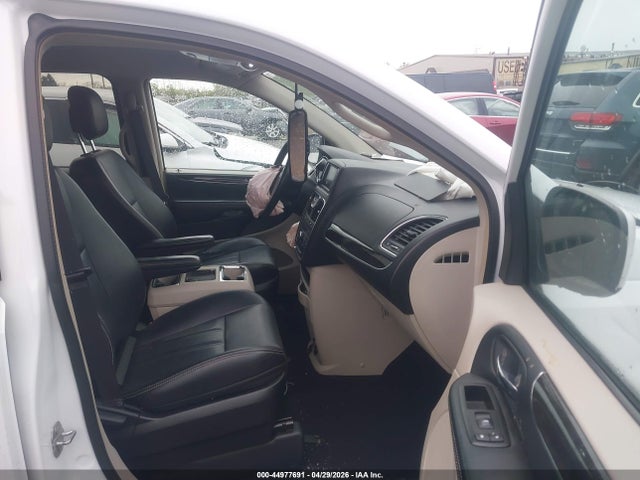 Chrysler Town & Country Touring