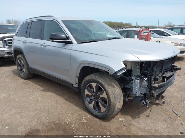 Salvage Jeep Grand Cherokee Image