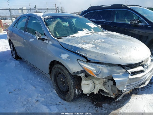 Salvage Toyota Camry Image