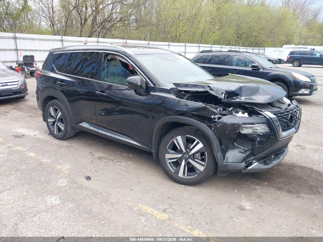 Salvage Nissan Rogue Image