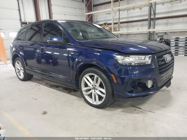 Salvage Audi Q7 Image