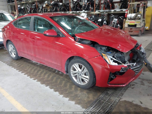 Salvage Hyundai ELANTRA Image