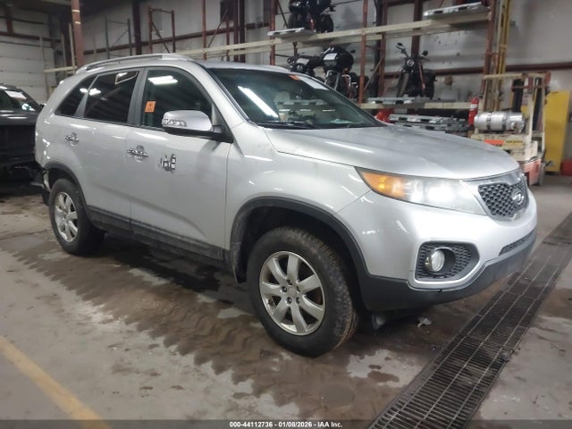 Salvage Kia Sorento Image