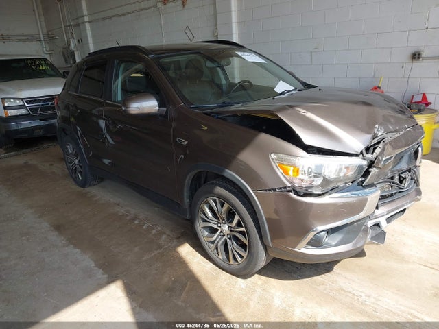 Salvage Mitsubishi Outlander Image