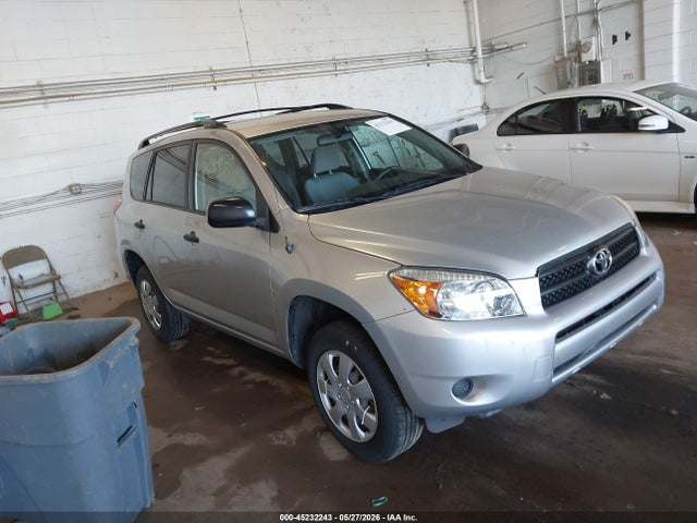 Salvage Toyota RAV4 Image