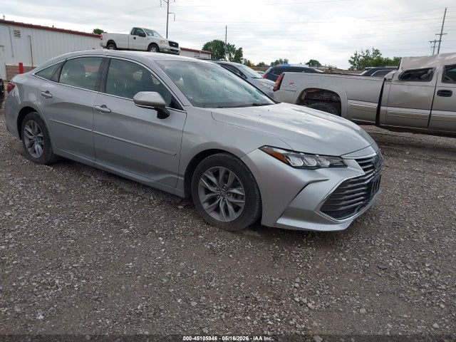 Salvage Toyota Avalon Image
