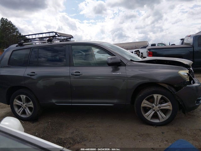 Toyota Highlander Sport
