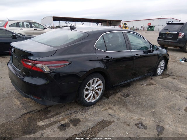 Toyota Camry Le