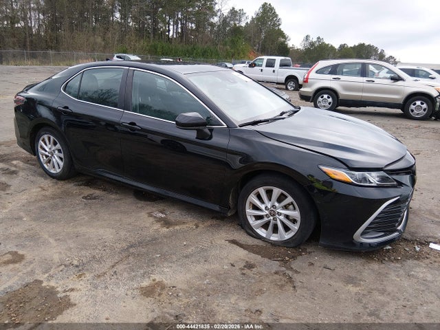 Salvage Toyota Camry Image
