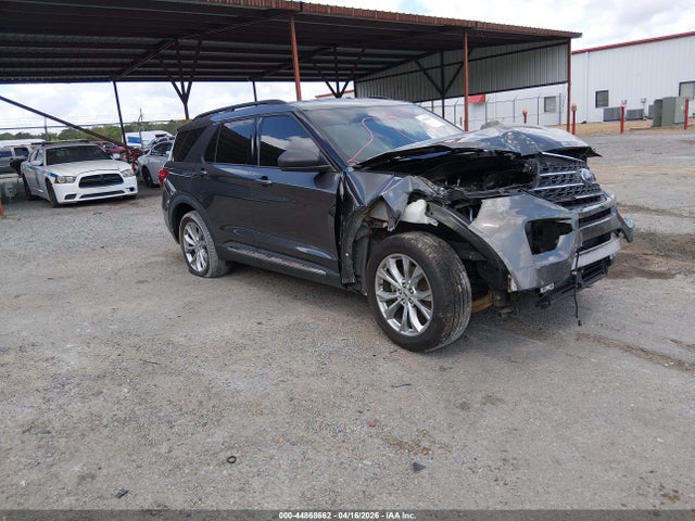 Salvage Ford Explorer Image