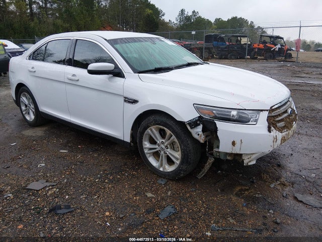Salvage Ford Taurus Image