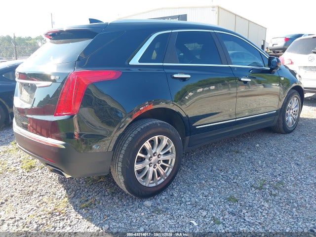 Cadillac XT5 Standard