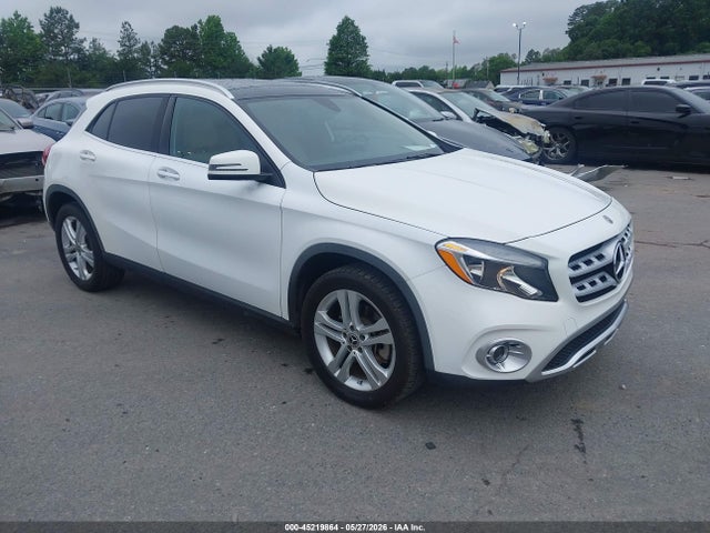 Salvage Mercedes-Benz GLA Image
