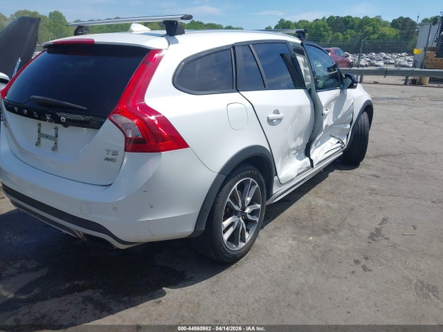 Volvo V60 Cross Country T5 Platinum