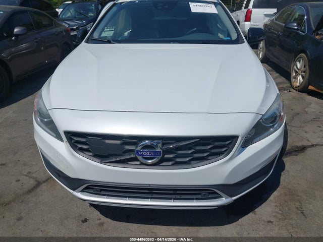Volvo V60 Cross Country T5 Platinum