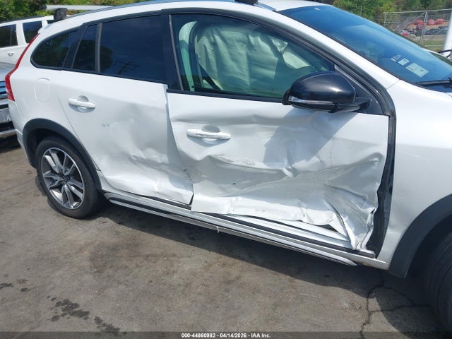Volvo V60 Cross Country T5 Platinum