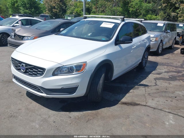 Volvo V60 Cross Country T5 Platinum