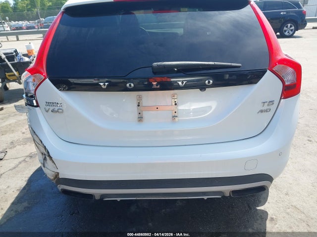 Volvo V60 Cross Country T5 Platinum