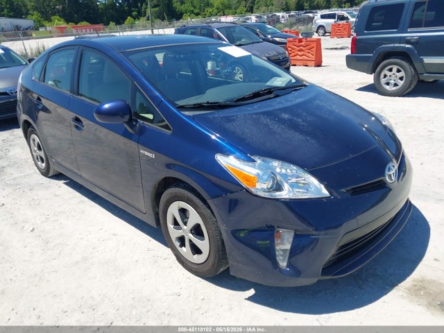 Salvage Toyota Prius Image