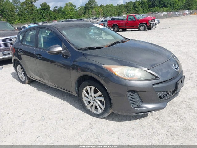 Salvage Mazda Mazda3 Image