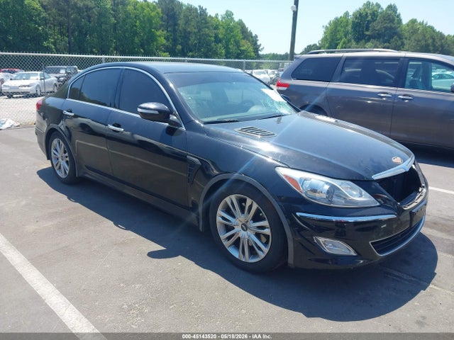 Salvage Hyundai Genesis Image