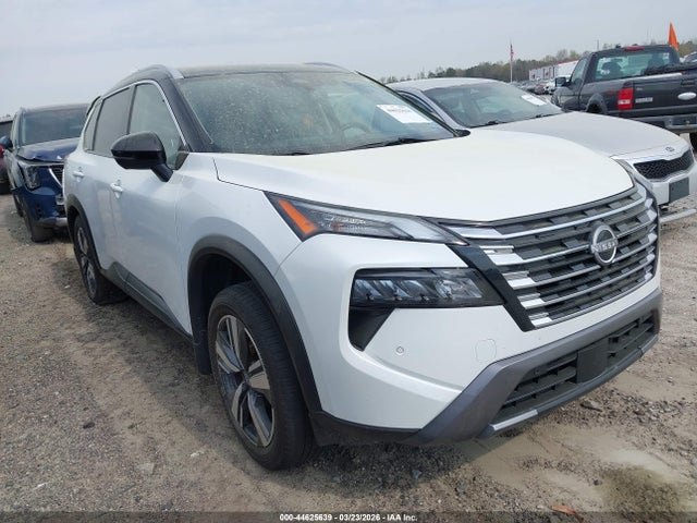 Salvage Nissan Rogue Image