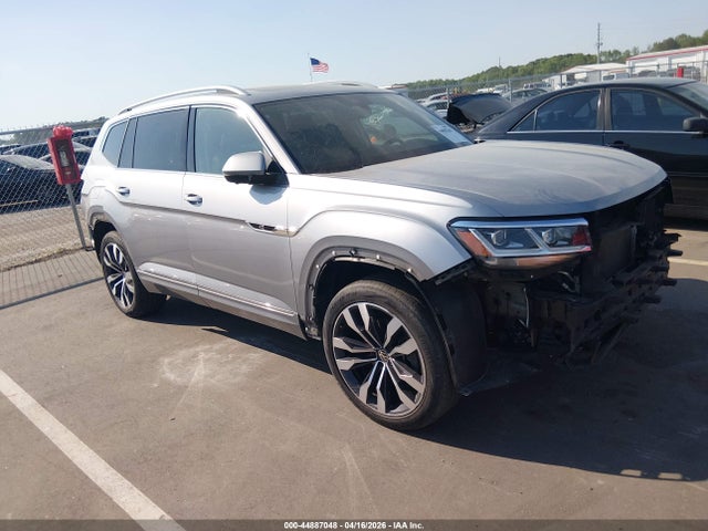 Salvage Volkswagen Atlas Image