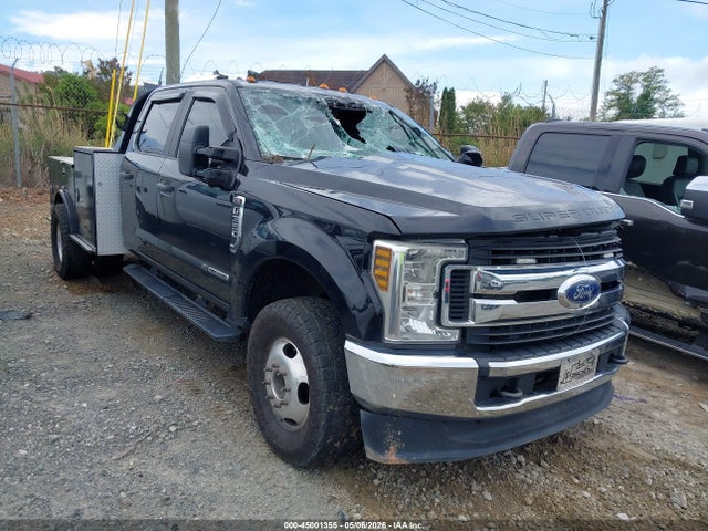 Salvage Ford F-350 Image