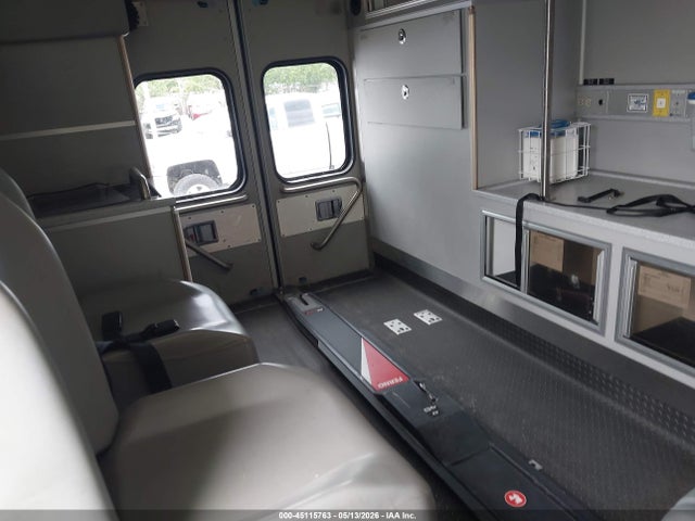Ford 4x4 Ambulance F-450 Chassis