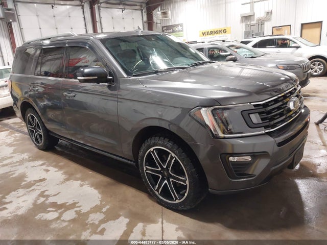 Salvage Ford Expedition Image