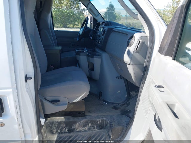 Ford E-250 Commercial