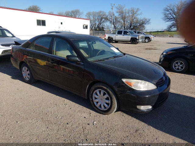 Salvage Toyota Camry Image