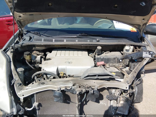 Toyota Sienna Le