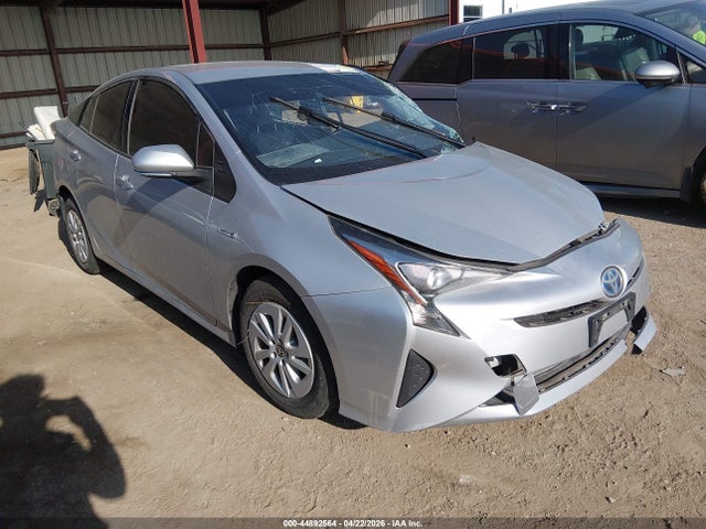 Salvage Toyota Prius Image