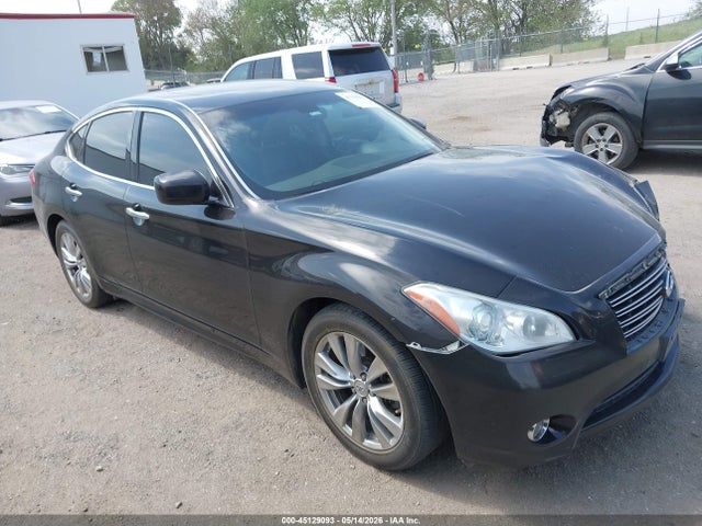 Salvage INFINITI M37 Image