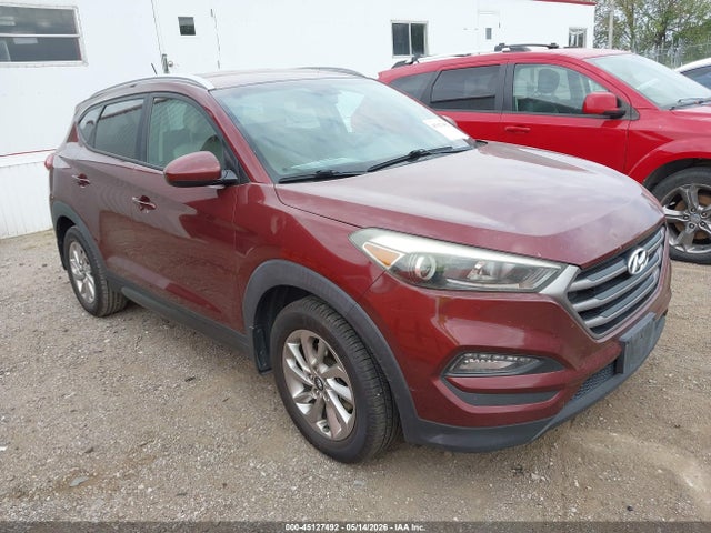Salvage Hyundai TUCSON Image