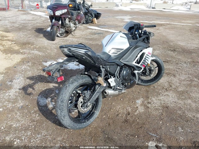 Kawasaki Ex650 P