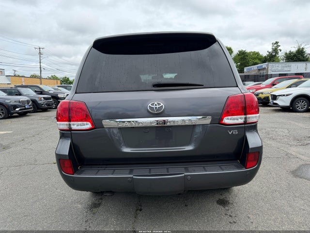 Toyota Land Cruiser V8