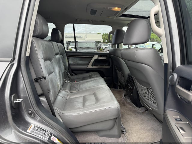Toyota Land Cruiser V8