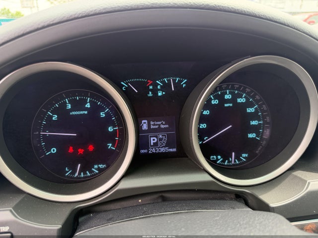 Toyota Land Cruiser V8