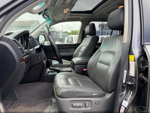 Toyota Land Cruiser V8