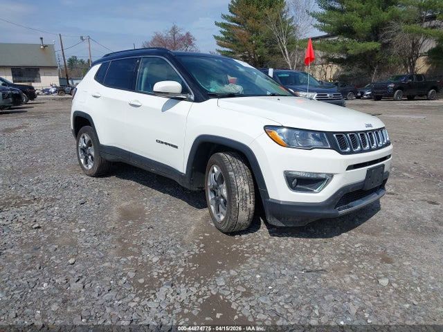 Salvage Jeep Compass Image